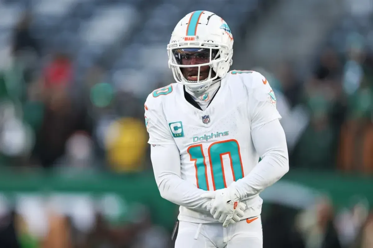 The Dolphins Need to Blow It Up and Trade Tyreek Hill Now