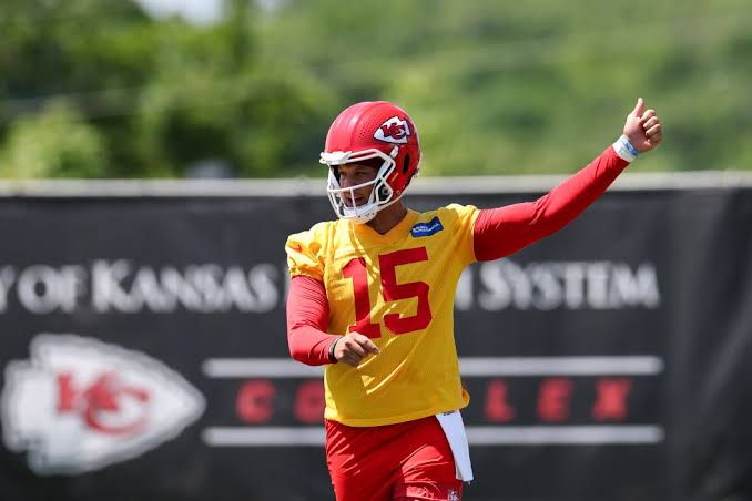 Patrick Mahomes Under Center: The Sneaky 80.6% Camp Shift