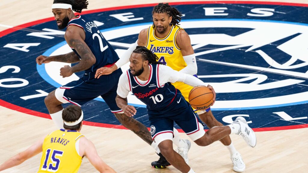 76 Turnovers in Three Games.. Who Are the Clippers Passing To?